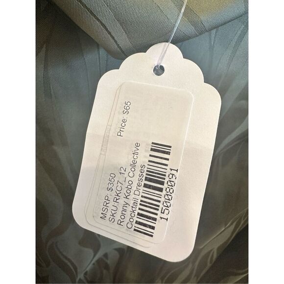 Ronny Kobo Green Long Sleeve Dress With Peek a Boo Back Size 12 - Picture 6 of 10